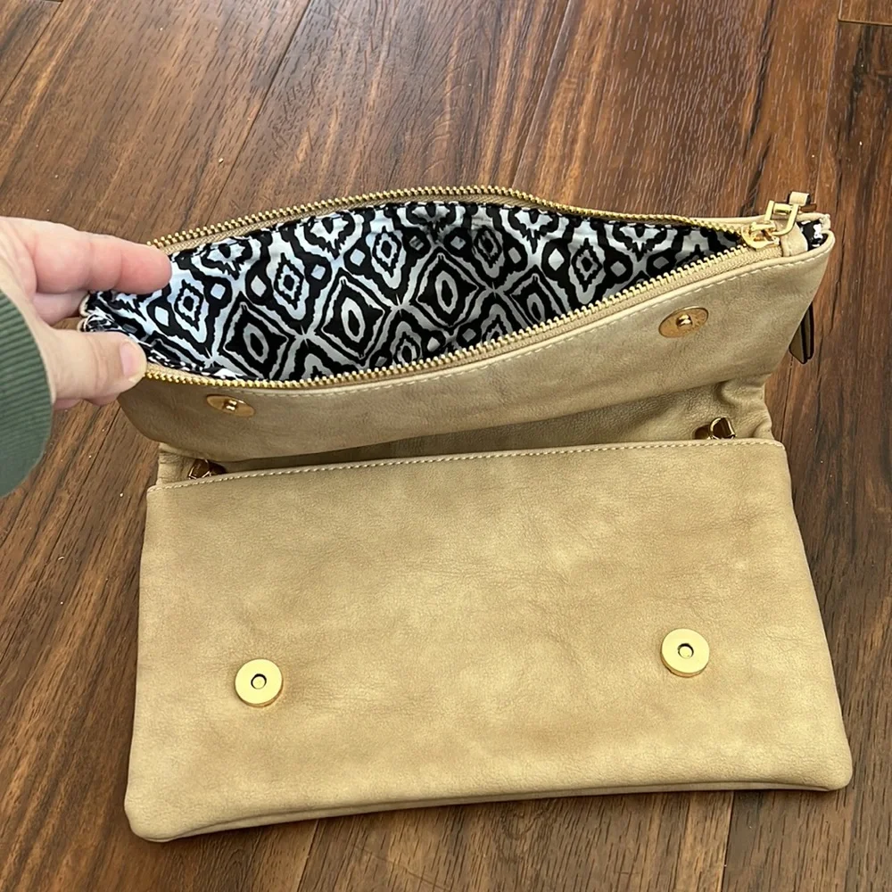 NWOT URBAN Expressions Beige Clutch - Picture 7 of 15